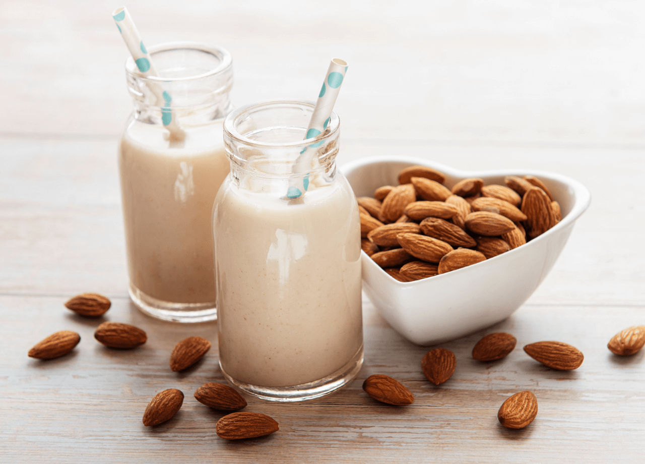 badem sutlu smoothie